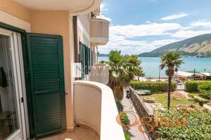 Nekretnina u prvom redu do mora sa pogledom na more – Igalo, Herceg Novi